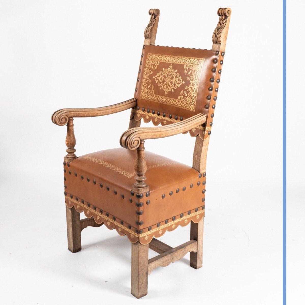 Fauteuil trône néo-renaissance en noyer et cuir doré, fin XIXe, début XXe-photo-2