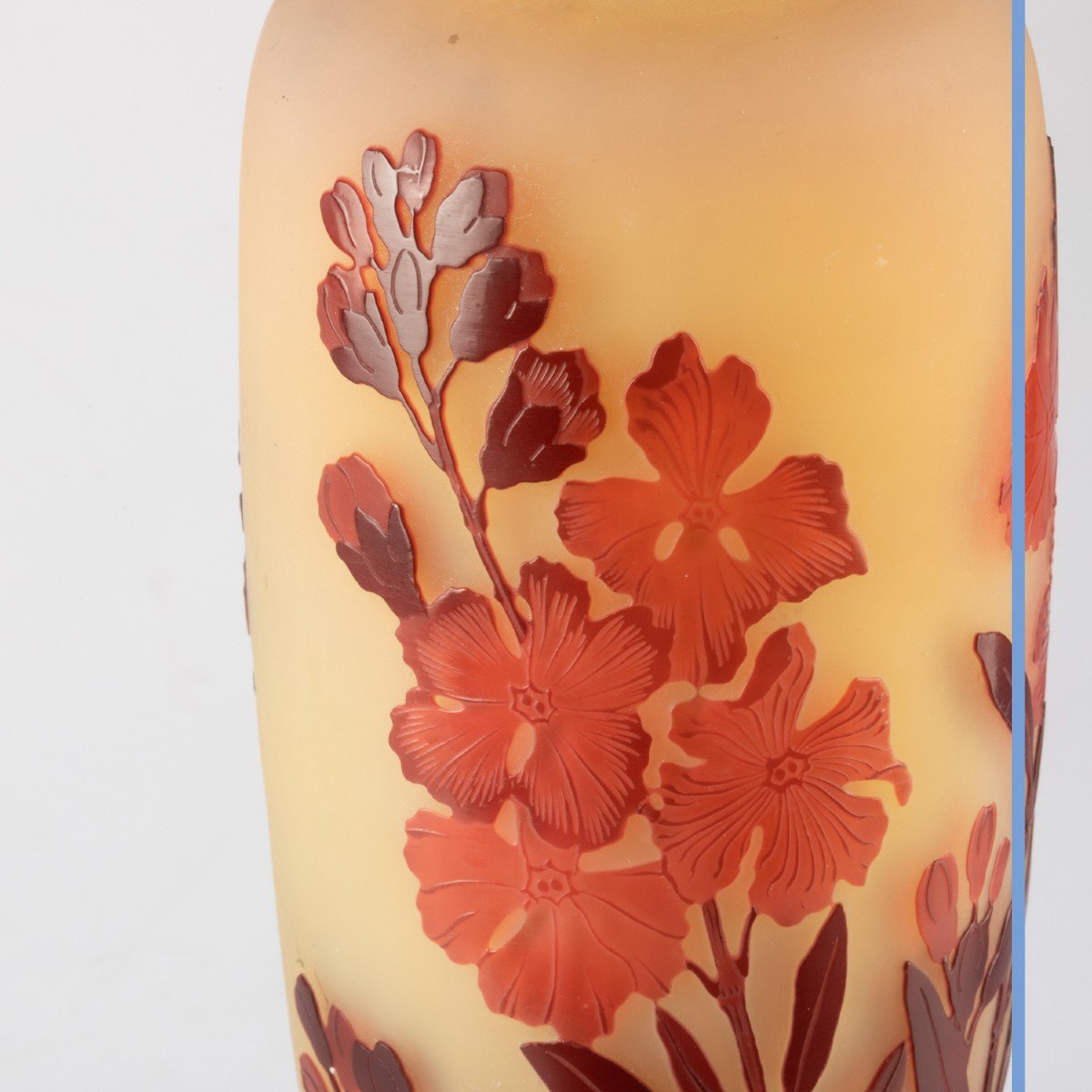 Emile Gallé (1846-1904), vase en verre multicouche à décor de pervenches, XIXe-photo-2