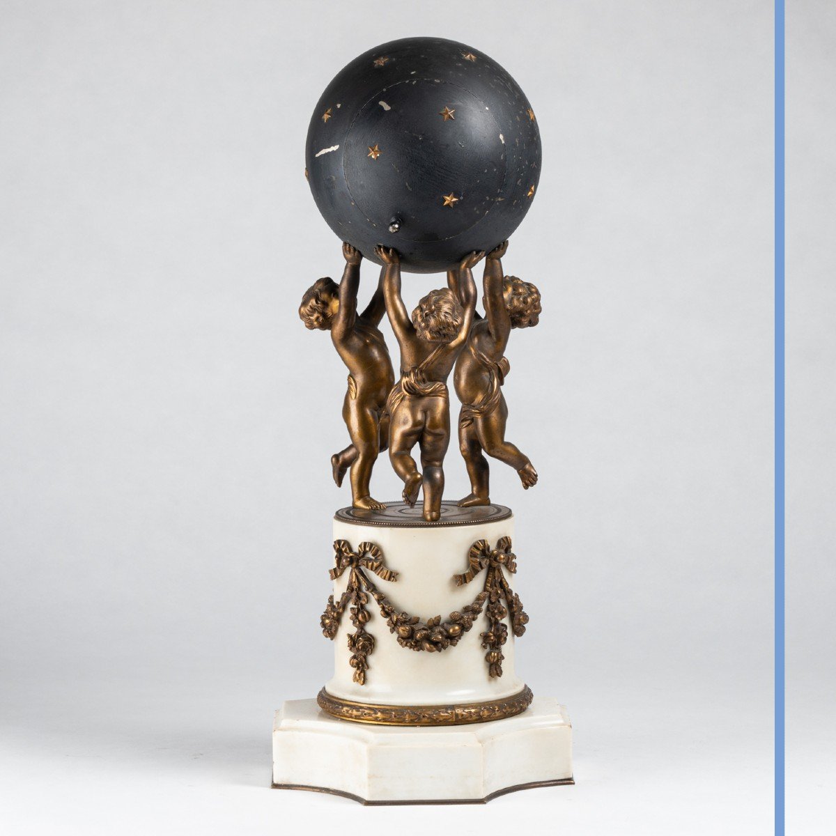Pendule au globe de style Louis XVI aux 3 putti, XIXe-photo-3