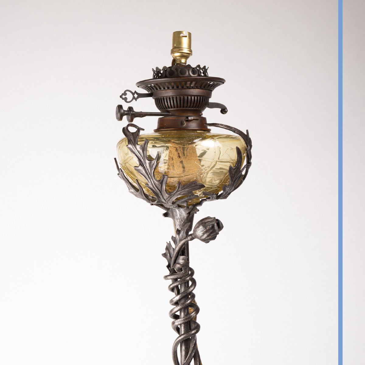 Lampe Art Nouveau  en fer forgé à décor de pavots, XXe-photo-4
