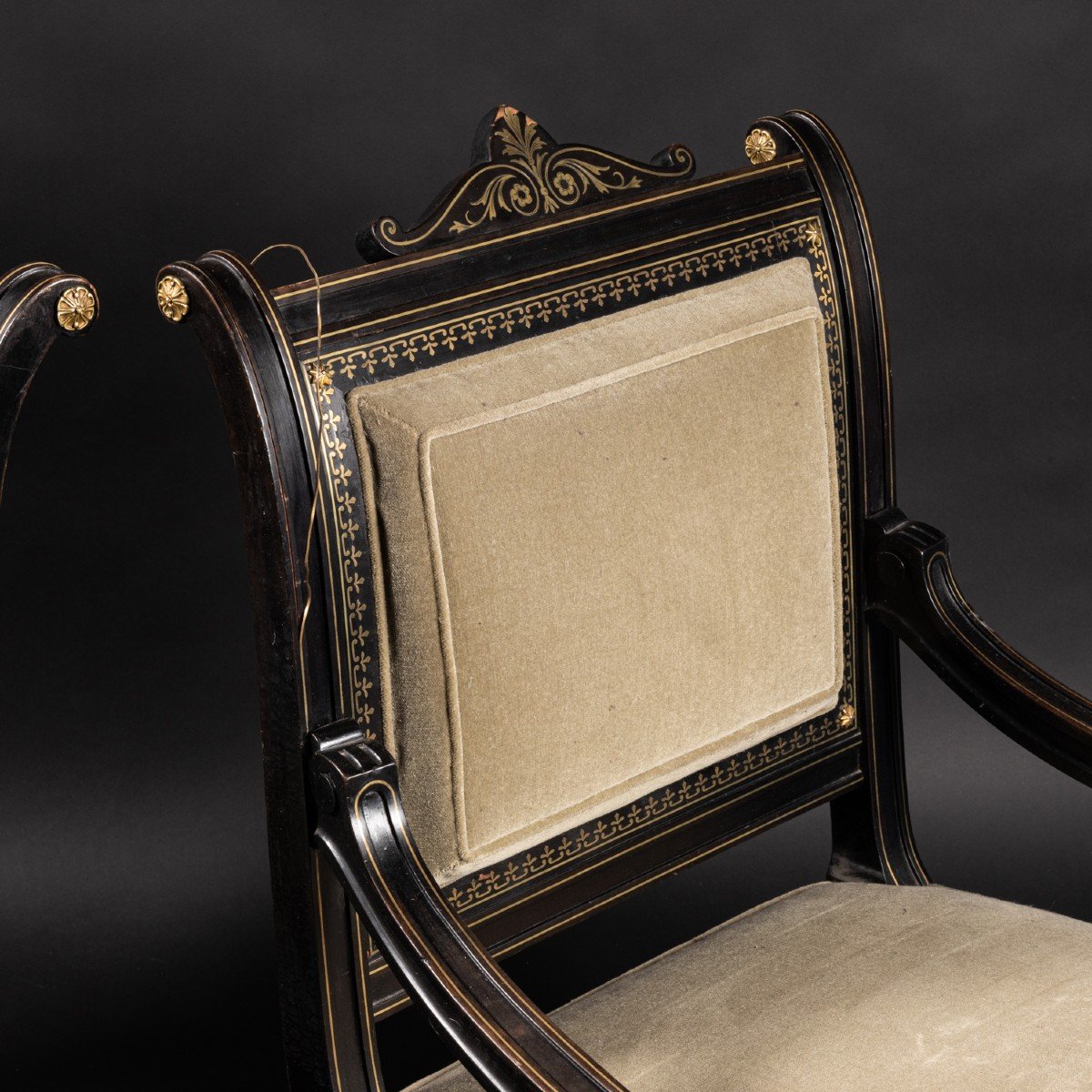 Paire de fauteuils Napol&eacute;on III en bois noirci et bronze dor&eacute;, XIXe-photo-3