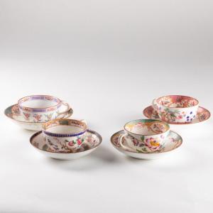 Série de tasses et sous-tasses en porcelaine Française et Anglaise, XIXe