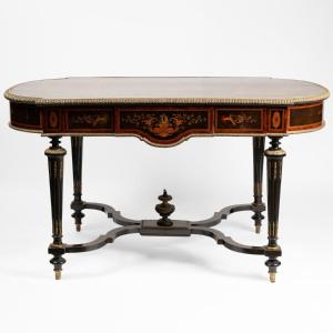 Table de milieu à riche décor marqueté d'époque Napoléon III, XIXe