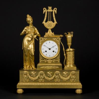 Pendule "Allégorie de la Poésie" en bronze doré, XIXe