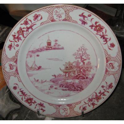 Assiette en porcelaine de Chine, époque XVIIIeme.