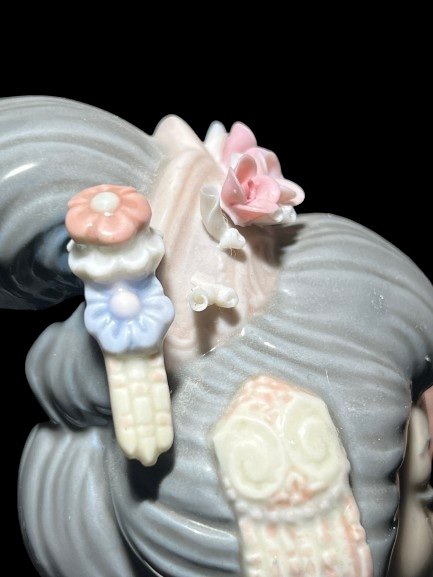 Decorative Geisha Figurine-photo-6