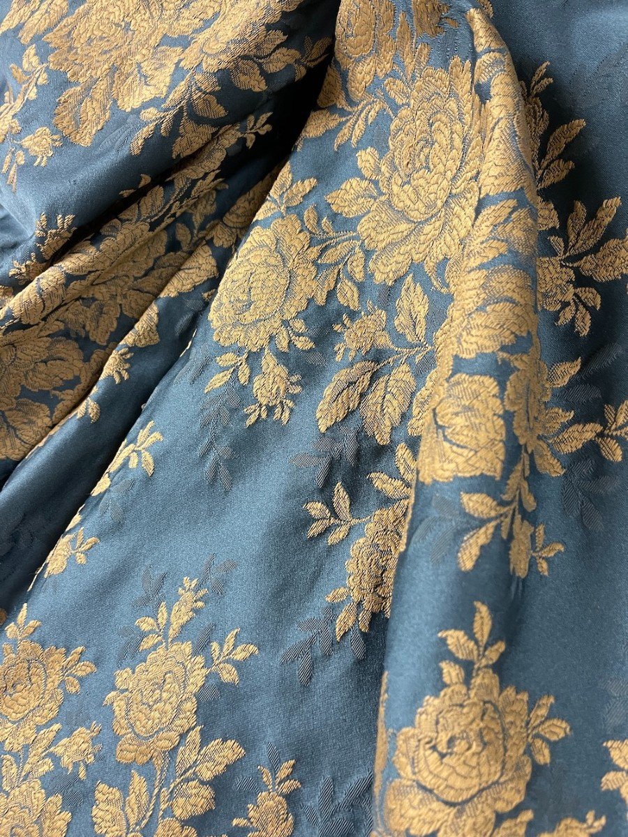 Piece Of Old Blue Silk With Floral Decor-photo-2