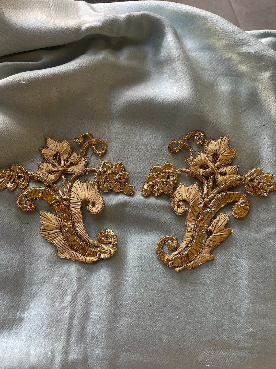 2 Broderies XIXème Dorée Métallique Corne D’abondance Raisins Et Fleurs