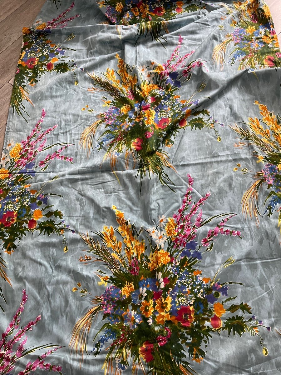 Pair Of Chintz Curtains With Spring Floral Decor -photo-2