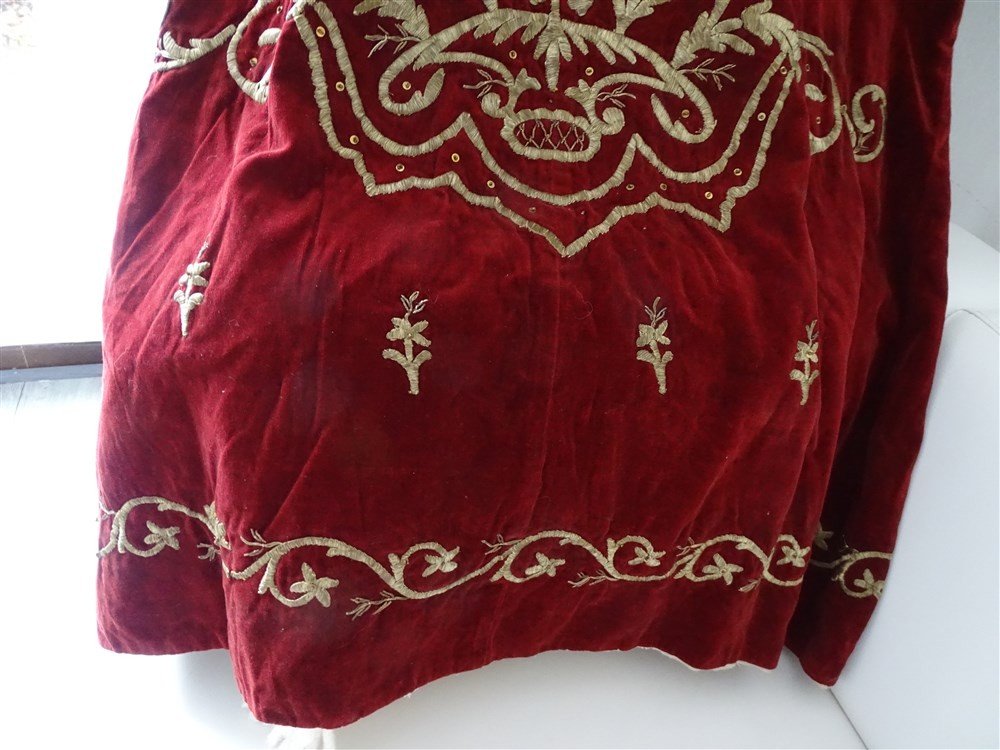 Ottoman Art Ceremonial Dress In Silk Velvet And Metallic Embroidery-photo-4