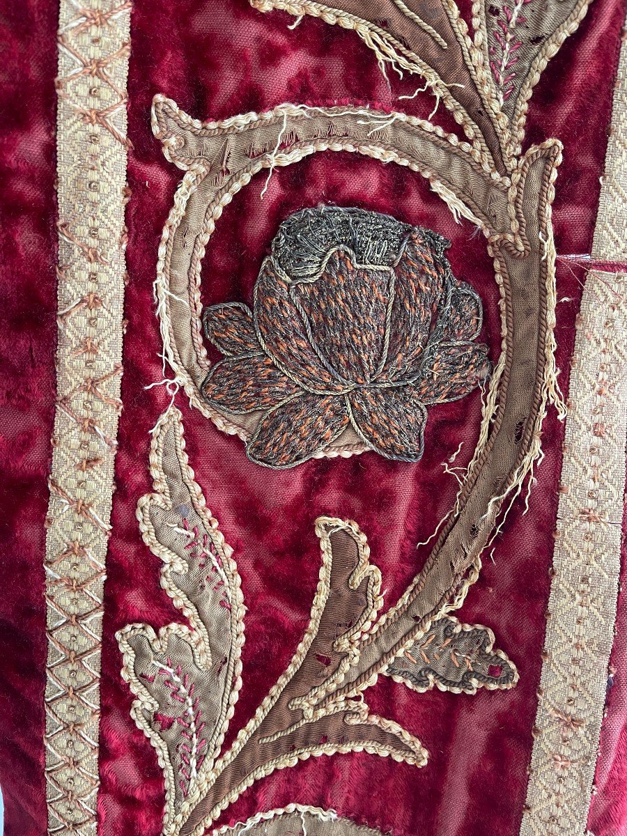 19th Century Metallic Embroidery On Red Silk Velvet-photo-2