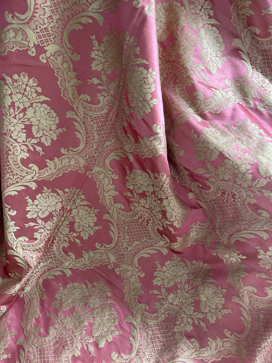 Footage Of Old Silk From Lyon Silk Factories In Pink Color -photo-4