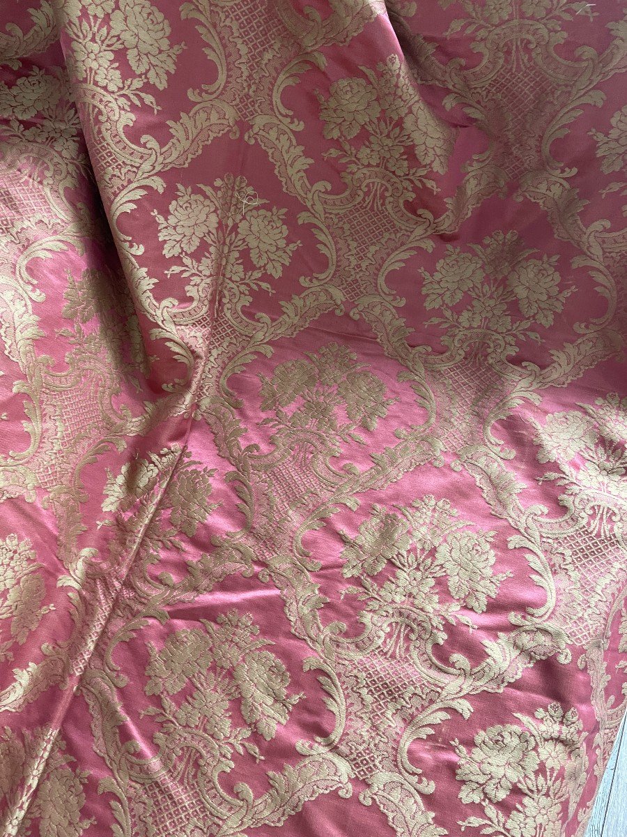 Footage Of Old Silk From Lyon Silk Factories In Pink Color -photo-7