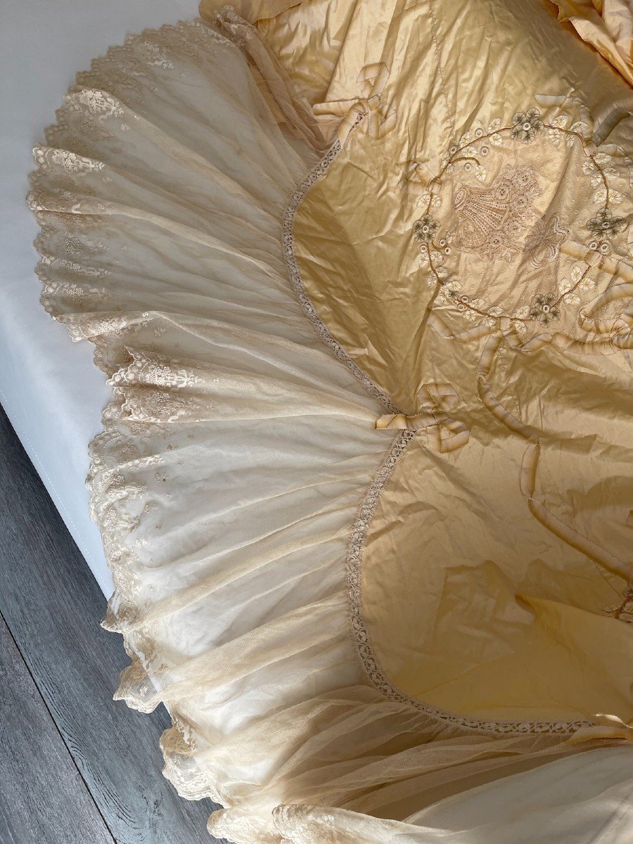 Champagne Color Silk And Lace Embroidered Bedspread - Louis XVI Style-photo-1