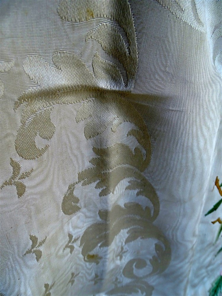 Ivory Moiré Satin Table Runner Or Bedspread With Flower Embroidery -photo-3