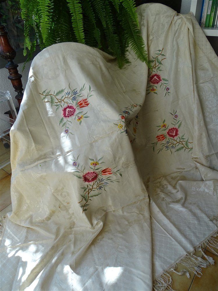 Ivory Moiré Satin Table Runner Or Bedspread With Flower Embroidery 