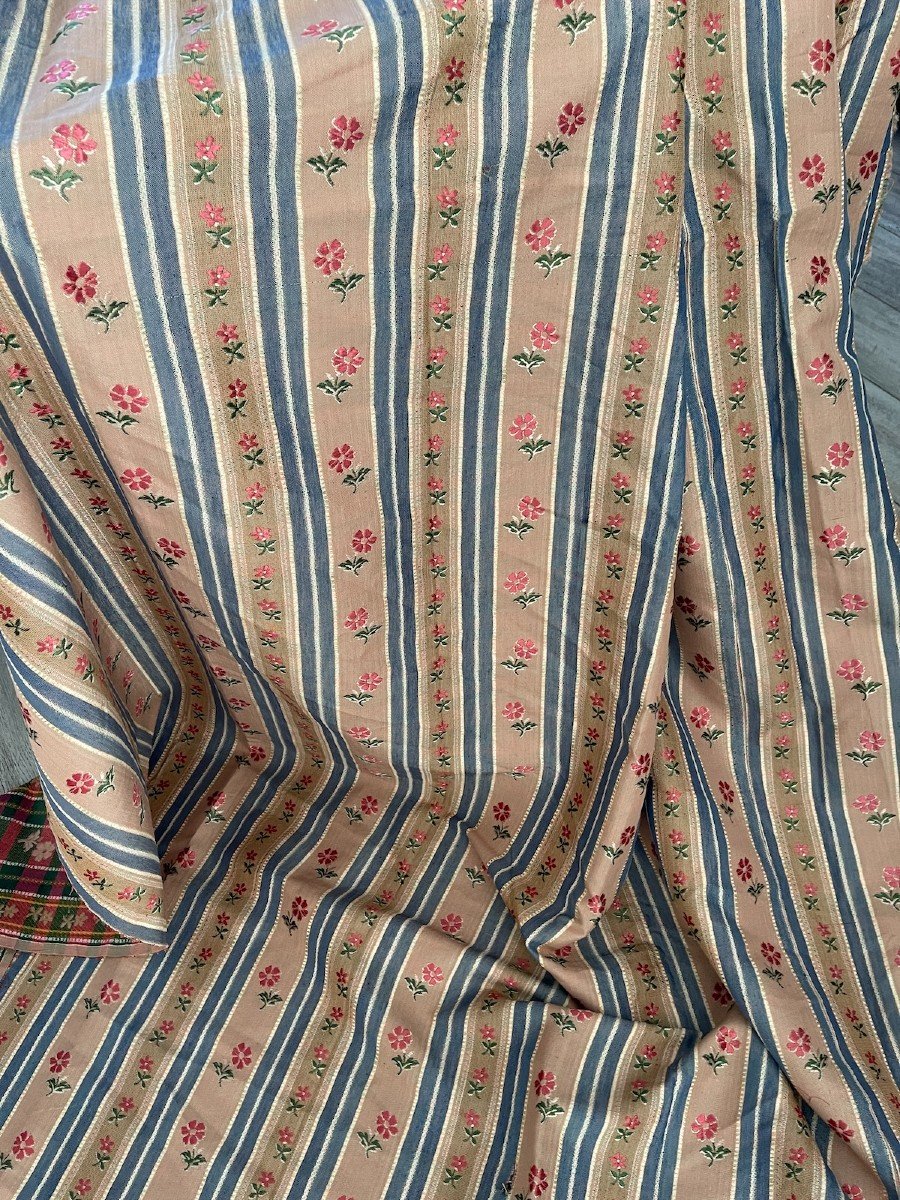 Footage Of Silk Jacquard Fabric With Stripes And Floral Decoration-photo-2