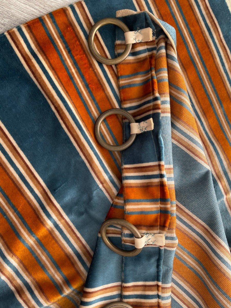 A Velvet Curtain Striped In Warm Colors 349 Cm -photo-3