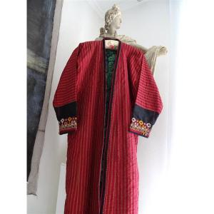 Central Asian Striped Silk Dress And Decorative Embroidery Early 20th Century
