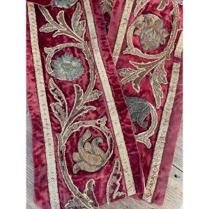 Magnificent Antique 19th Century Embroidery Silk Velvet And Metallic Threads Table Top, Altar