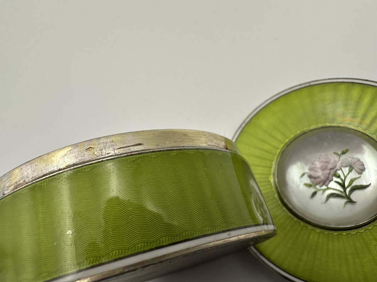 XIX Siècle Boîte En Argent émaillé Avec Un Décor Inhabituel De Couleur Citron Vert, Pro-photo-4