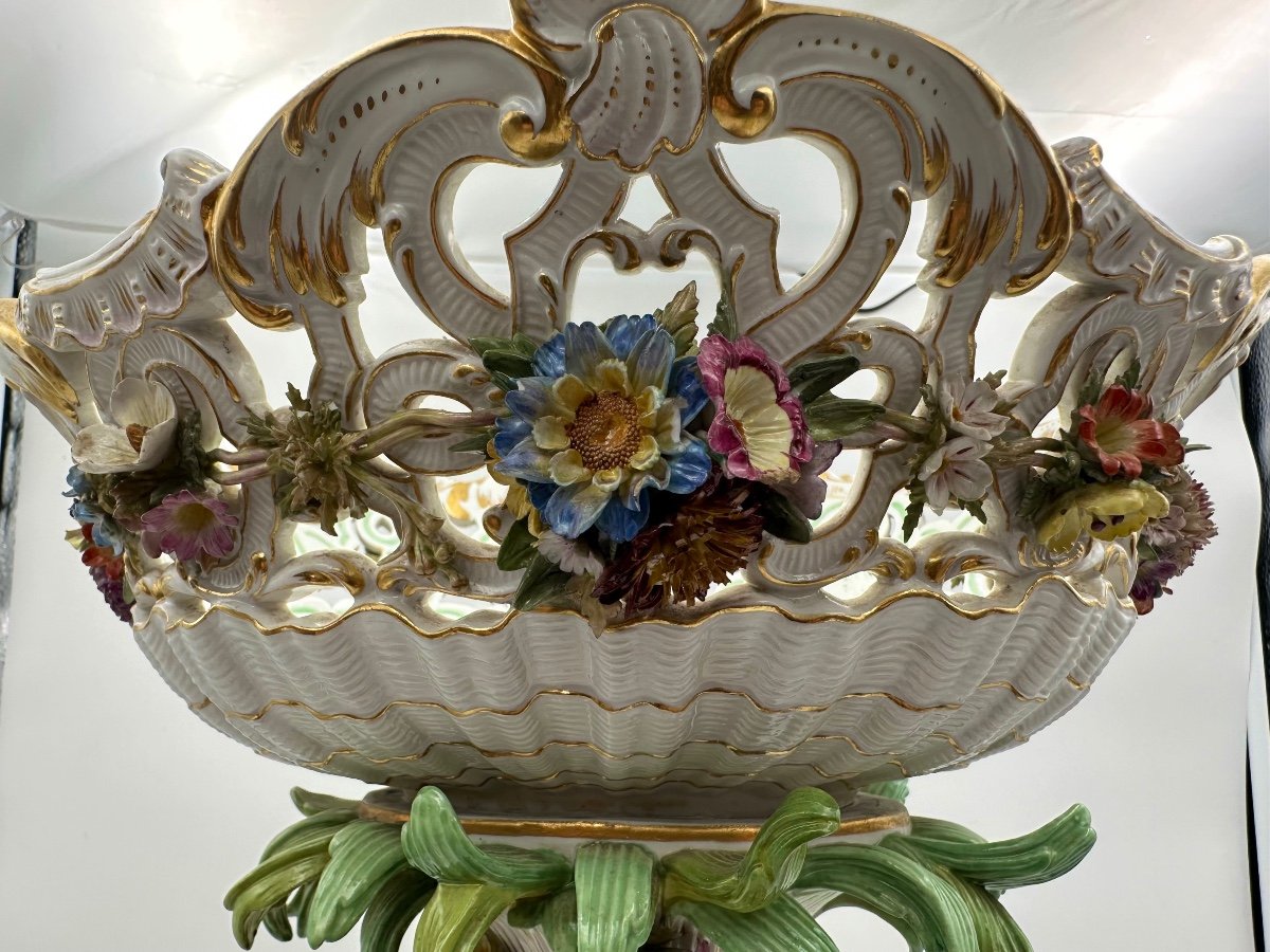 Xl Centre De Table En Porcelaine De Meissen Avec Cupids Et Fleurs..tres Rare-photo-6