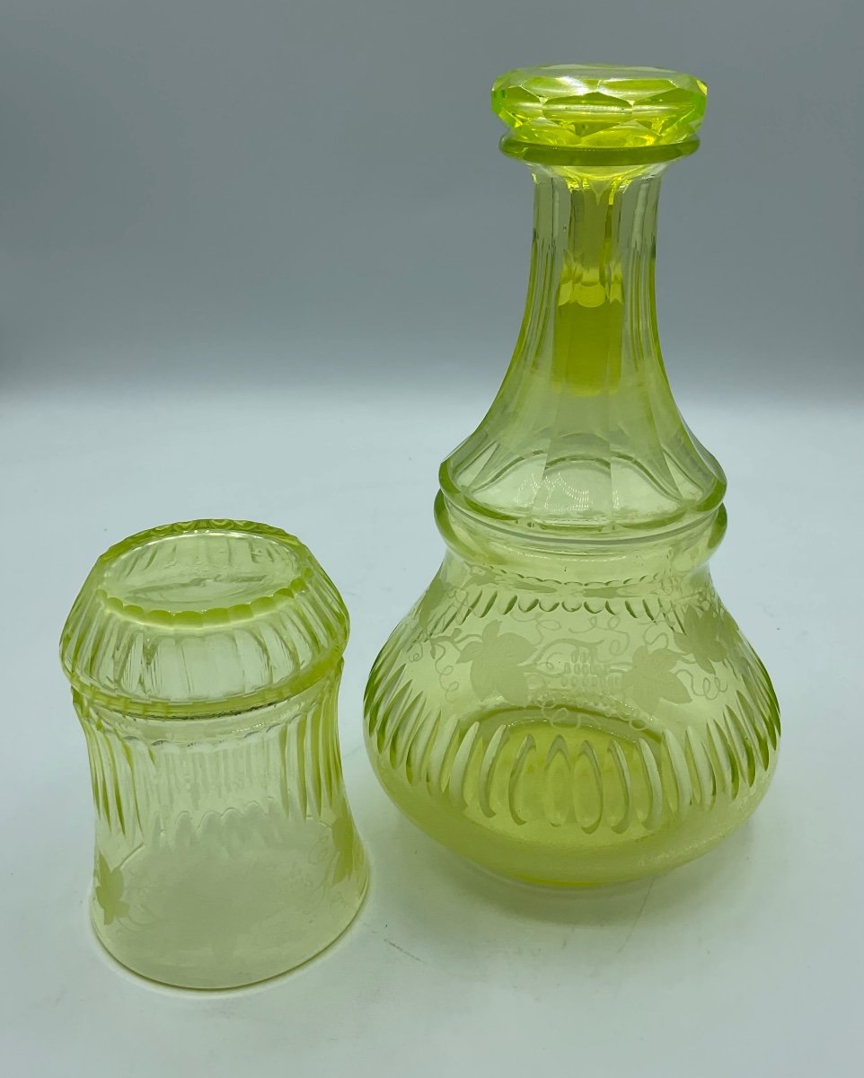 Antique Baccarat Uranium Glass Carafe With Drinking Glass,engraved With Vine Leaves-photo-4