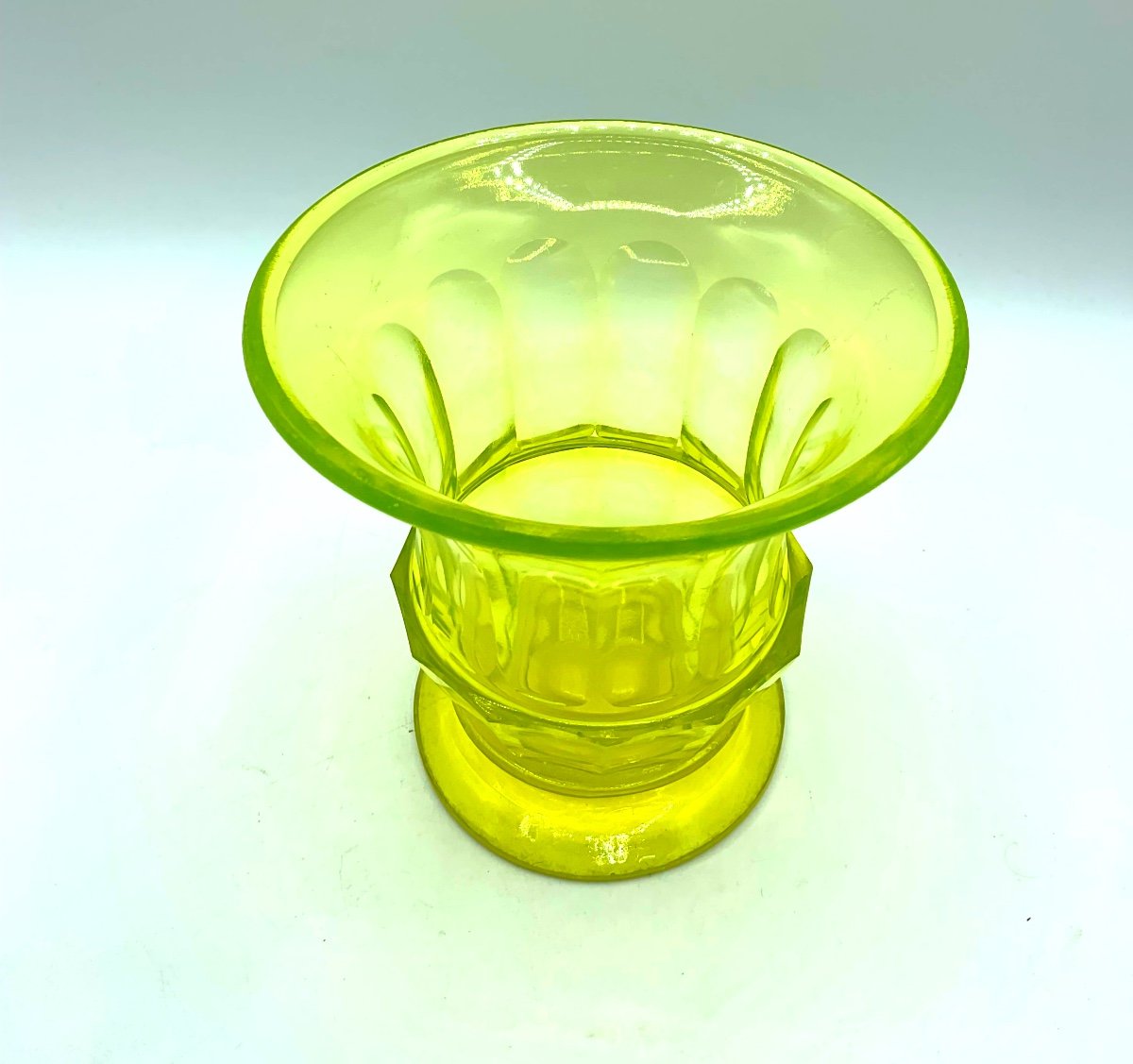 Vase En Verre d'Uranium Biedermeier,parfait -photo-4