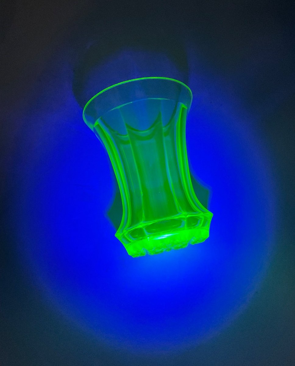 Biedermeier Uranium Glass Vase With Crystal Cut Base-photo-2