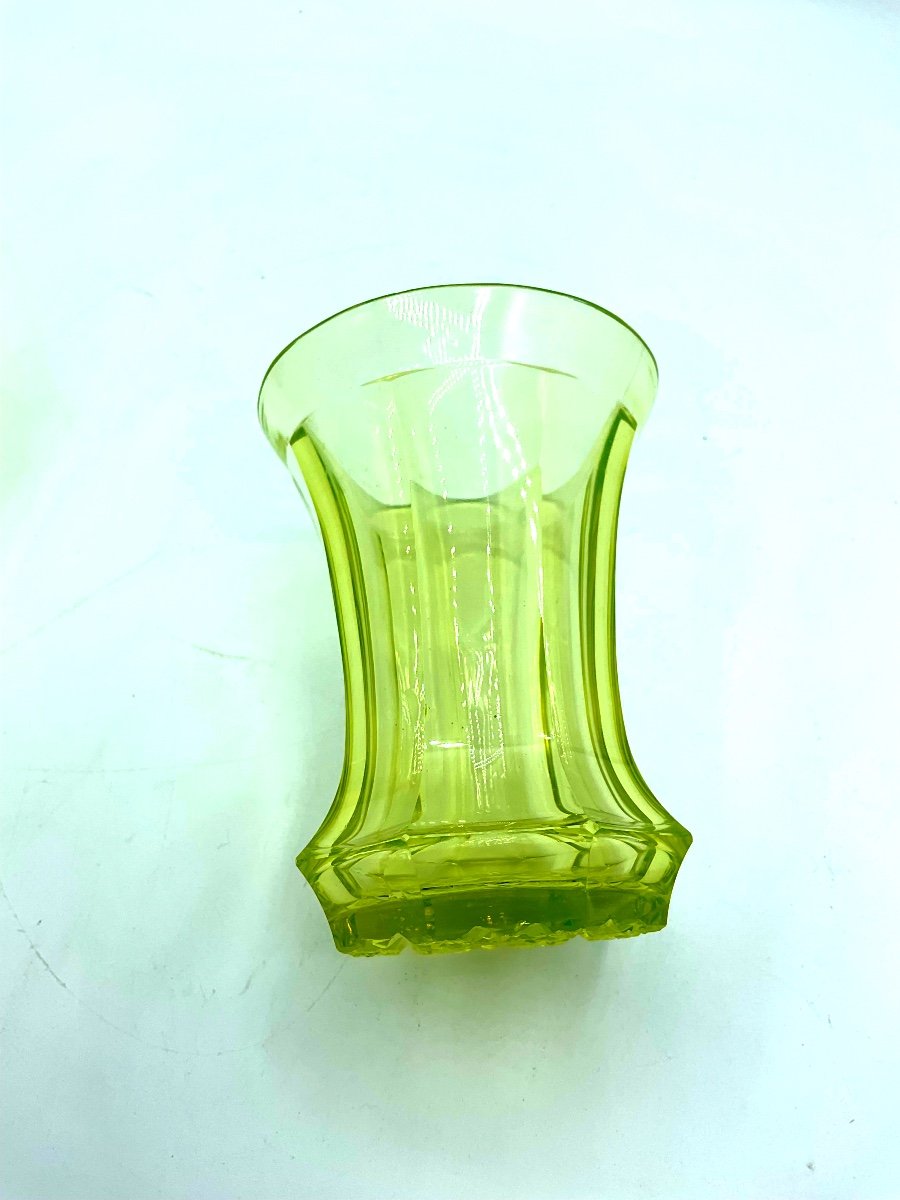 Biedermeier Uranium Glass Vase With Crystal Cut Base-photo-1