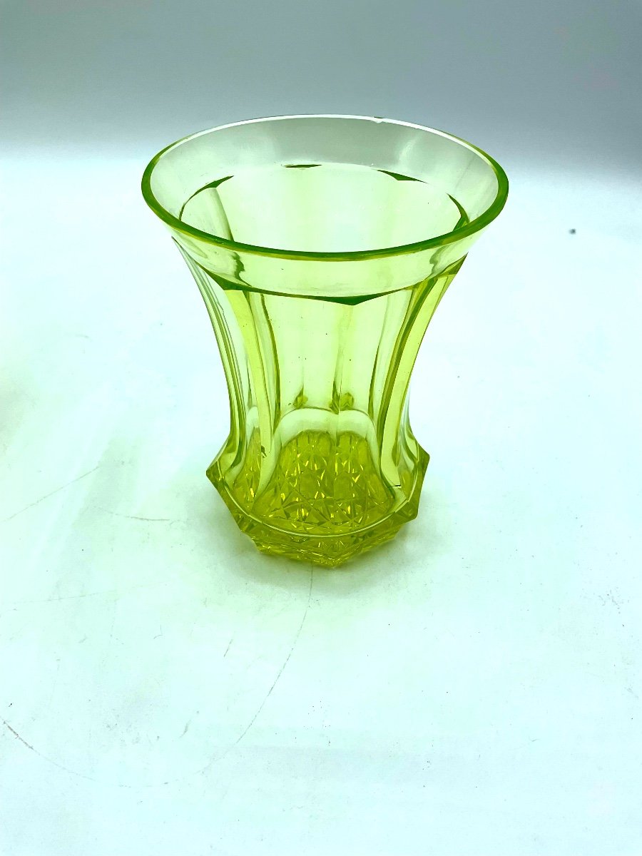 Biedermeier Uranium Glass Vase With Crystal Cut Base-photo-4