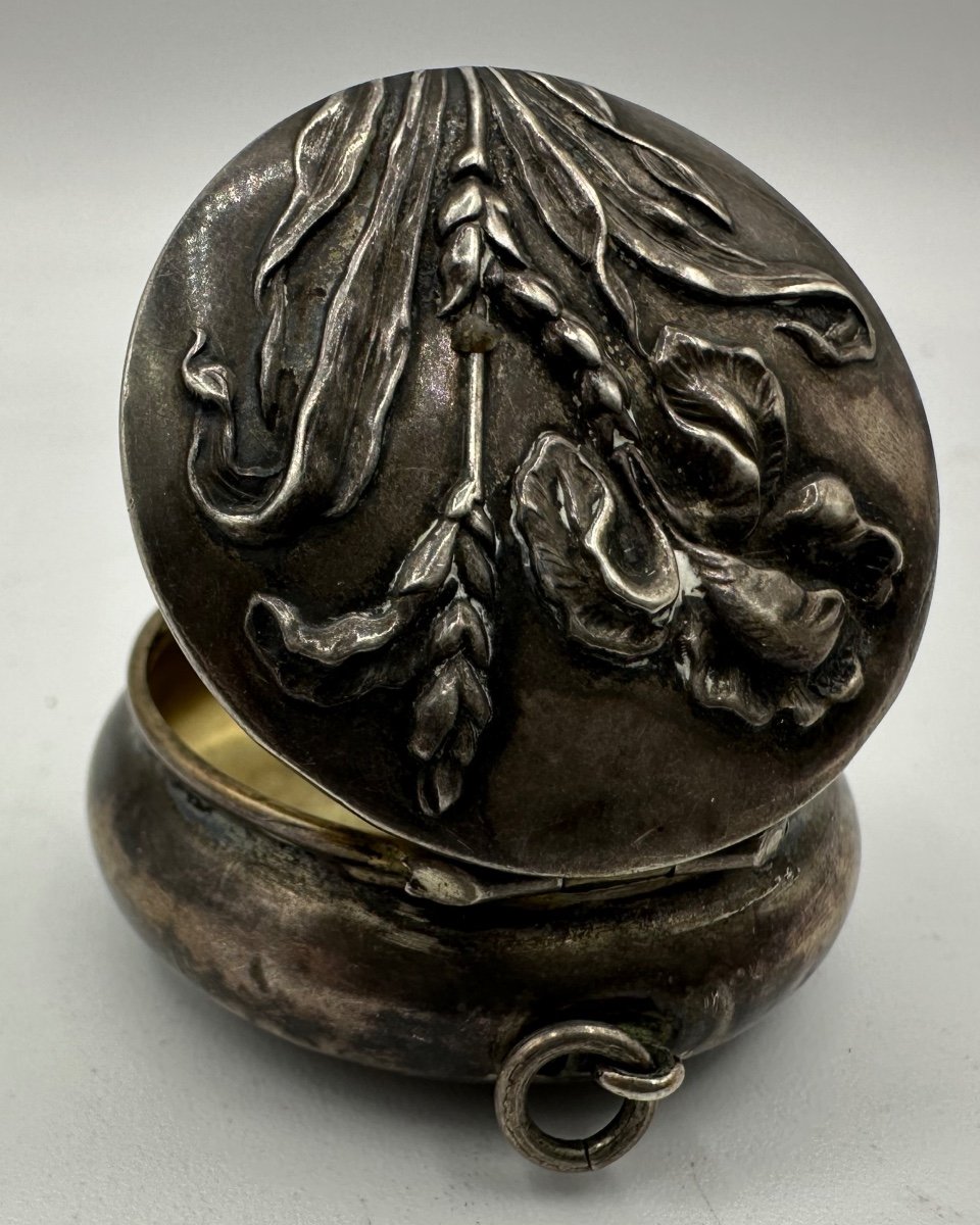 Tabatière Ancienne Art Nouveau En Argent Ronde Avec Décor Floral En Relief Sur Le Couvercle-photo-6