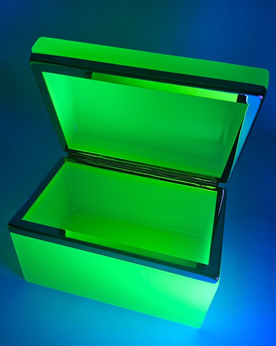 Antique Uranium Glass Casket Box.-photo-2