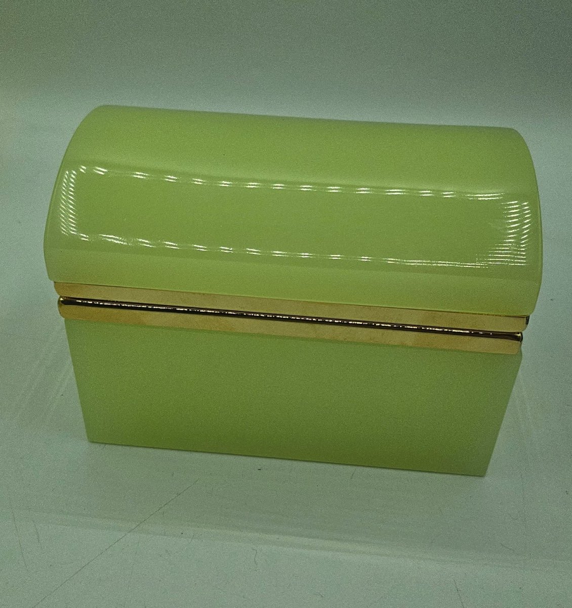 Antique Uranium Glass Casket Box.-photo-4