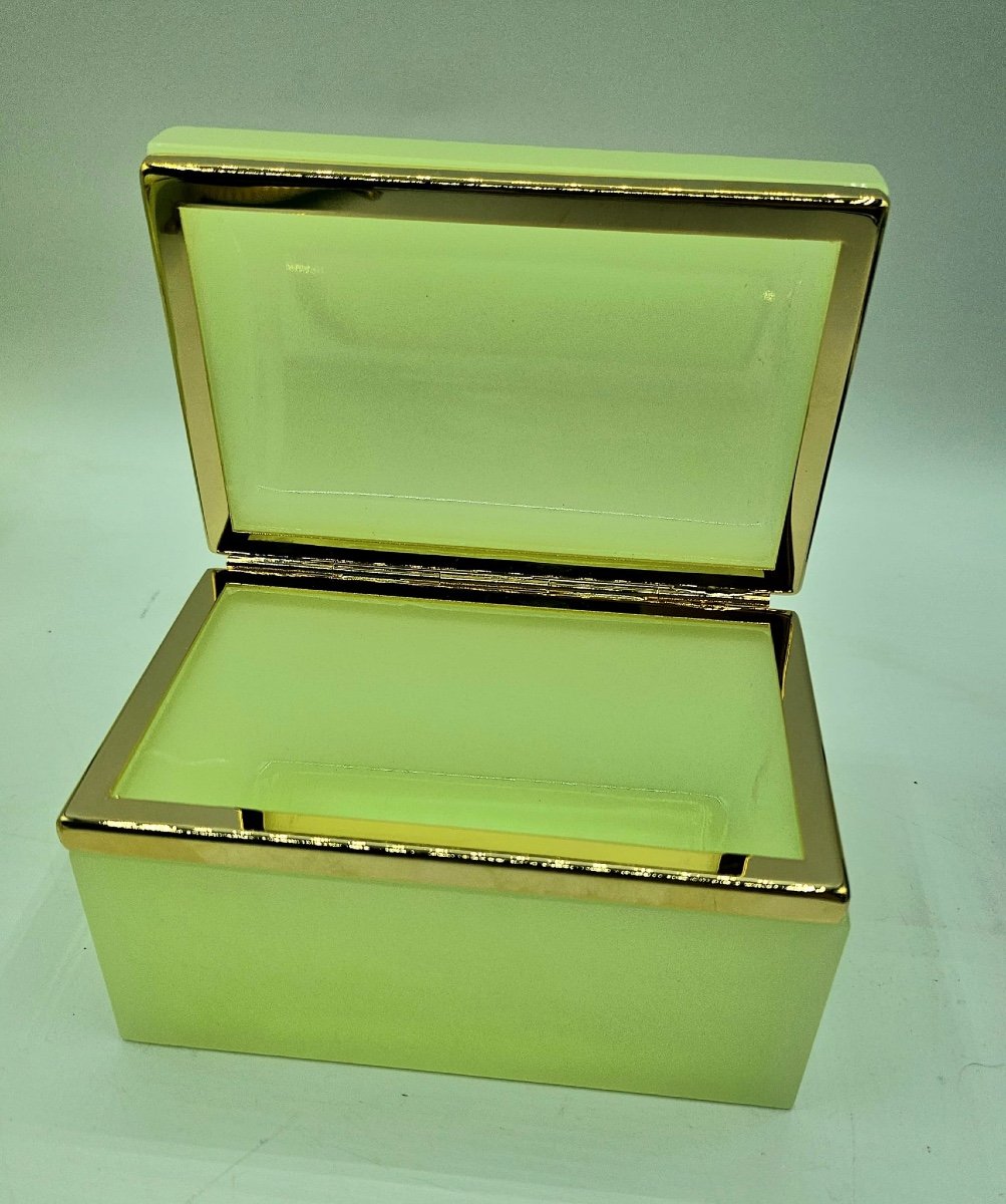 Antique Uranium Glass Casket Box.-photo-1