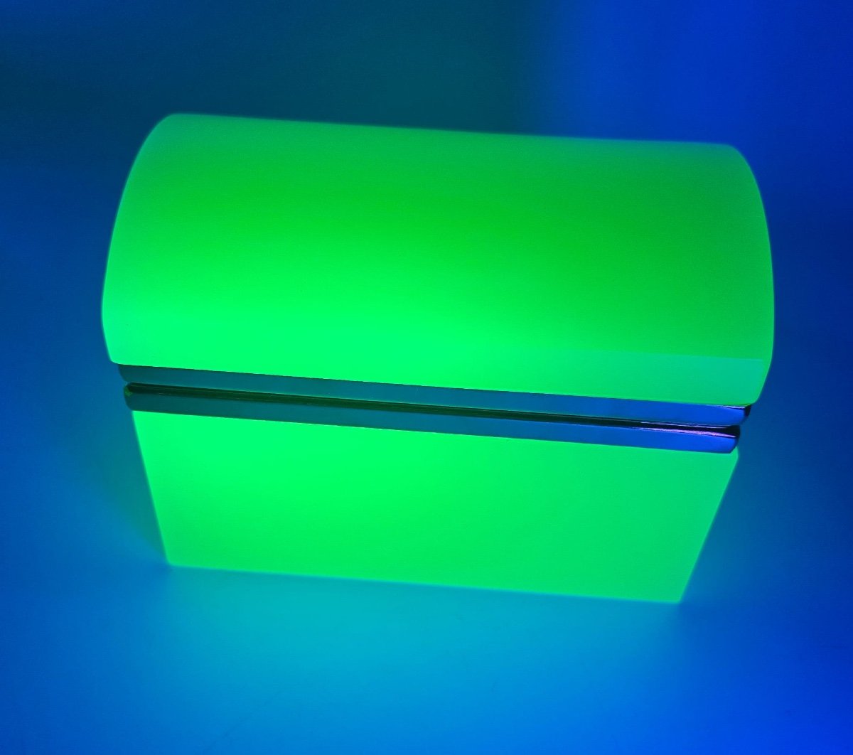 Antique Uranium Glass Casket Box.-photo-6