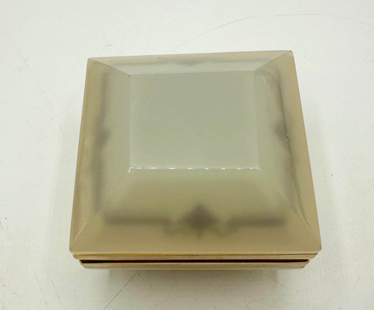 Beautiful French Opaline Box With Polished Bronze Mount And Painted Decor Inside. -photo-4