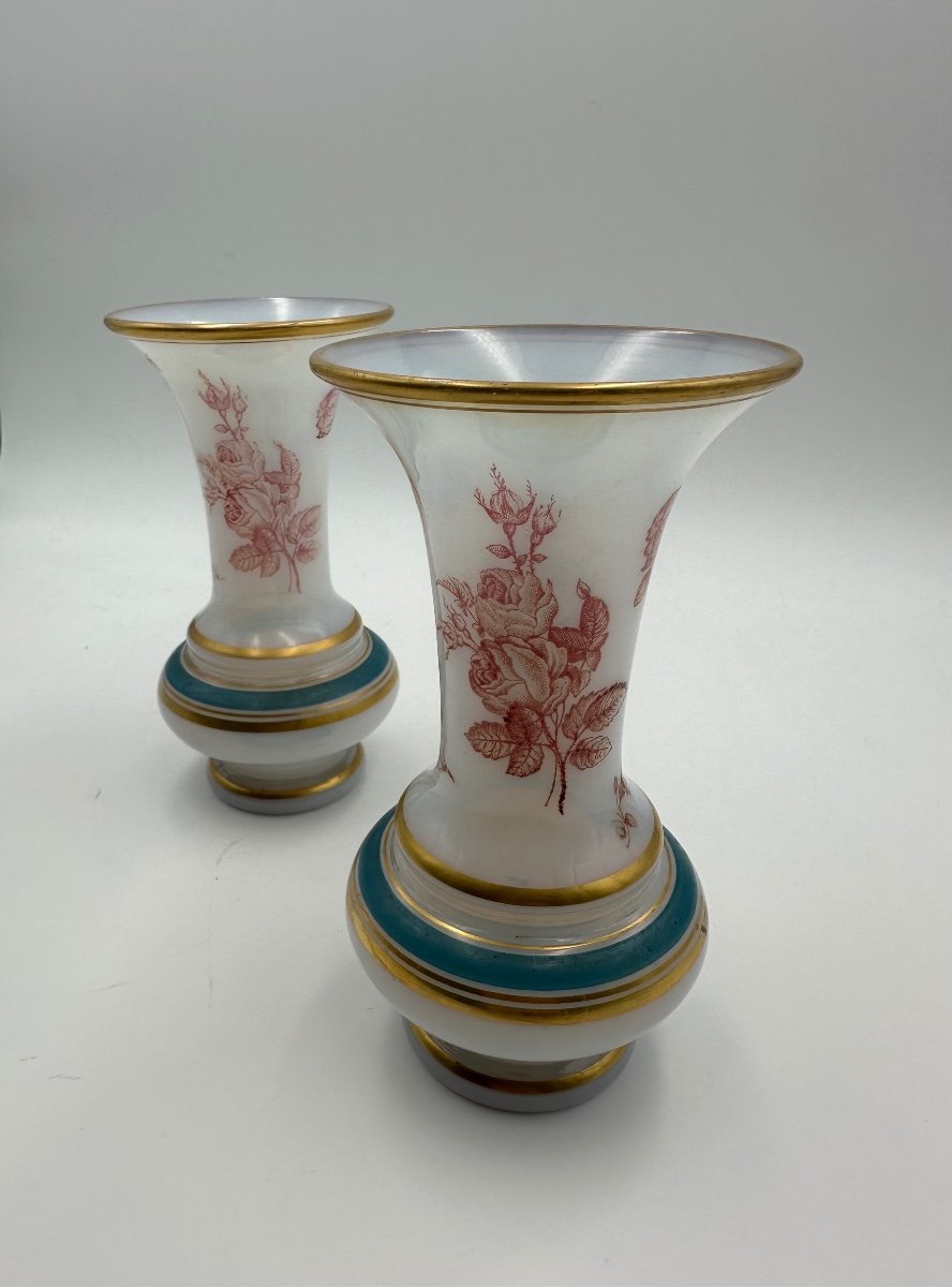 Pair Of Baluster Vases In White Opaline "soap Bubble" Decorated With Roses.-photo-4