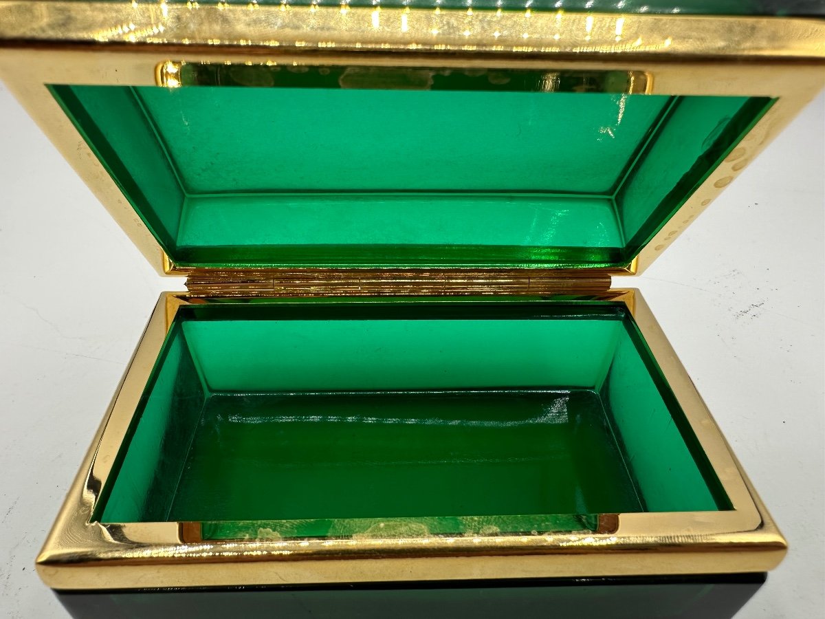 Antique Bohemian Glass Casket Box In Emerald Green-photo-2