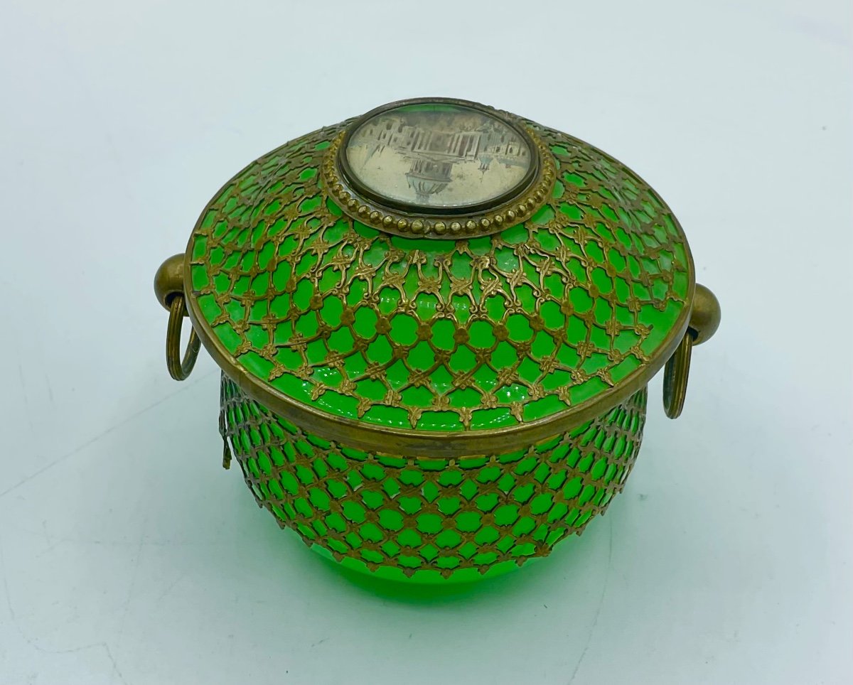 Antique Green Opaline Uranium Covered Box.-photo-2