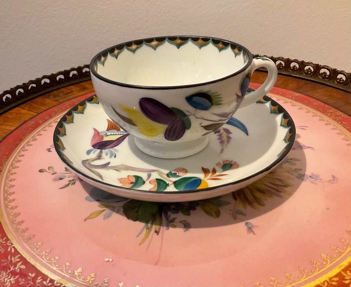 Tasse sur soucoupe à décor "expressionniste" dans le goût de Sergei V. Chekhonin Petrograd 