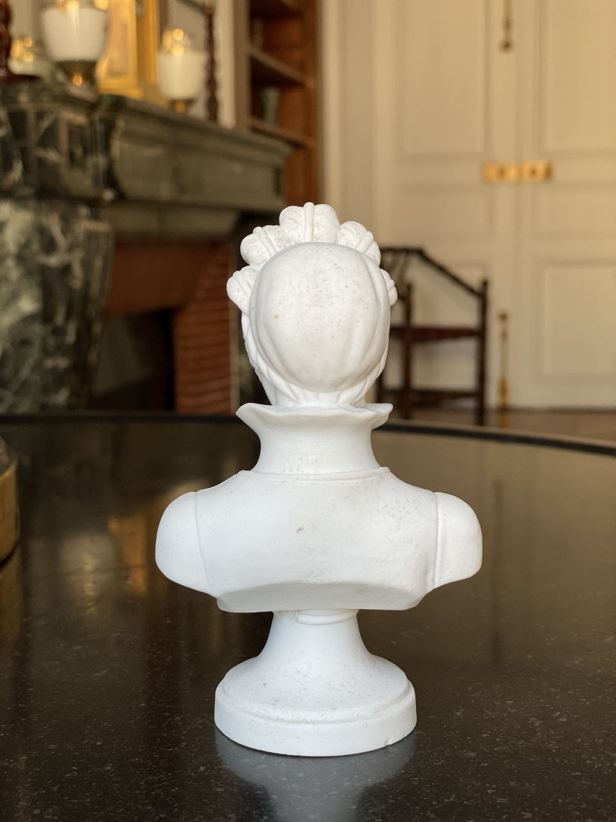 Pair Of Small Paris Porcelain Busts Figuring The Duke And Duchess Of Angoulême.-photo-3