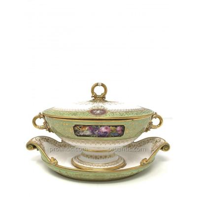Sucrier en Porcelaine de Sèvres du Service de Louis-Philippe au Château d'Eu 