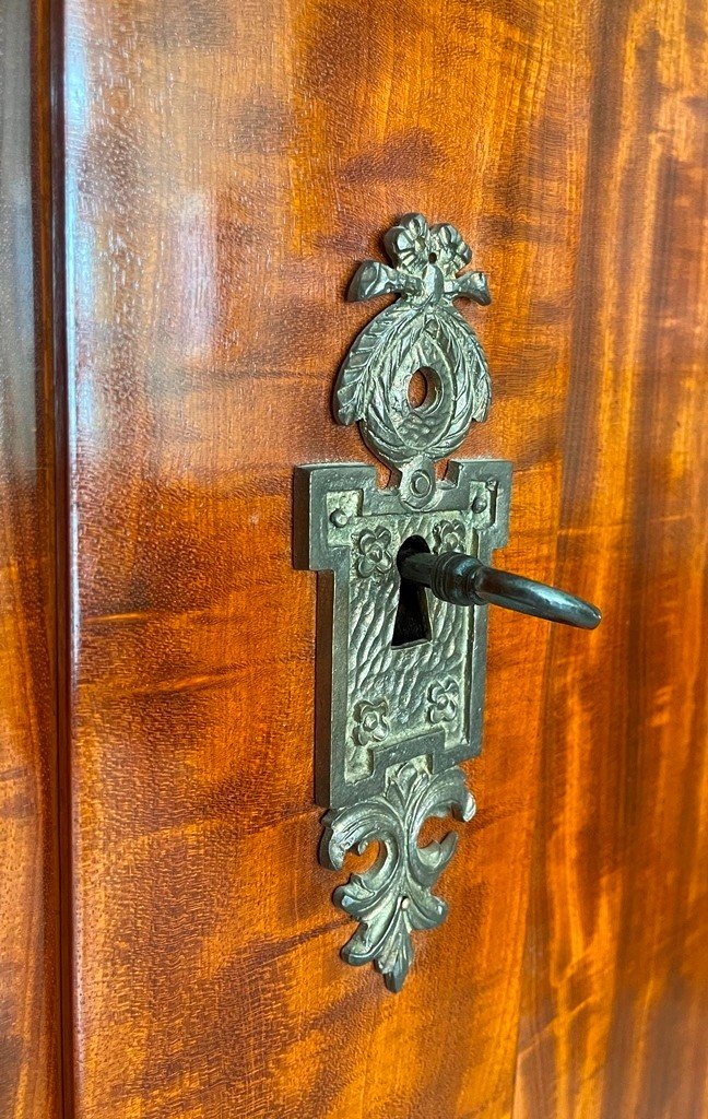 Biedermeier Cupboard German Around 1830. Two-door Body.mahagoni Veneered. One Drawer.-photo-4