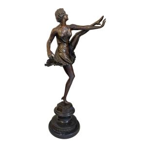 Figure En Bronze d'Une Danseuse Signé: «bruno Zach» Et Cachet Du Fondeur,né En 1891.