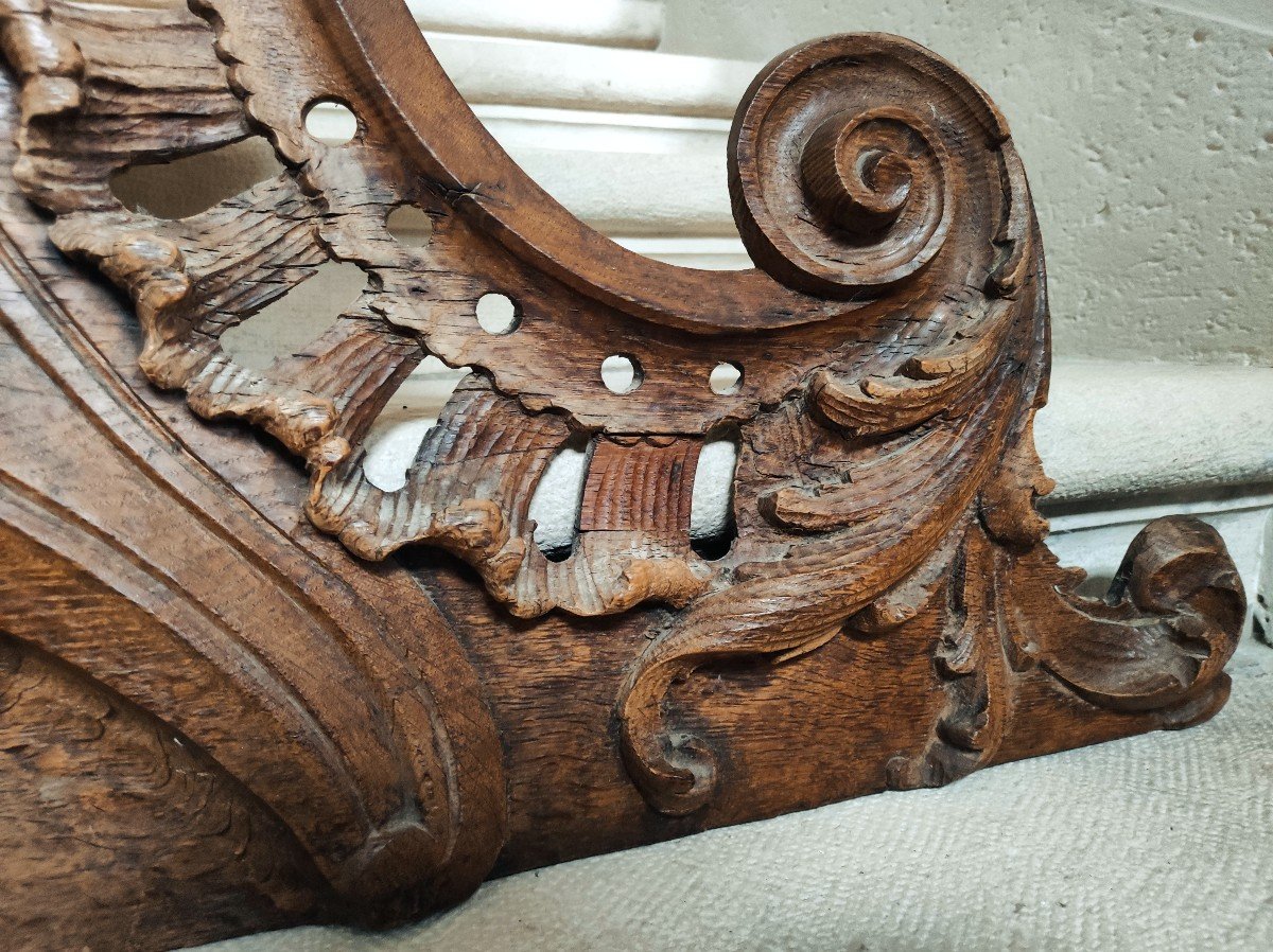 Important Woodwork Pediment From The Early 18th Century-photo-2