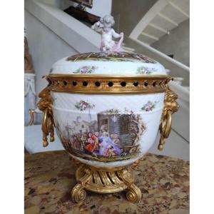 Very Important Covered Pot Samson Dlg Porcelain From Meissen