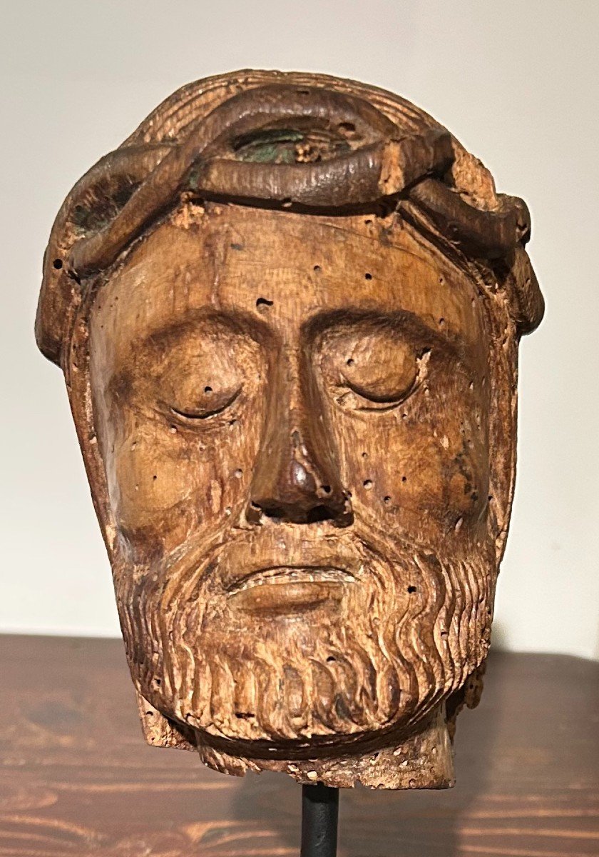 Tête En Bois Sculpté Représentant Le Christ, Travail Espagnol XVe Siècle