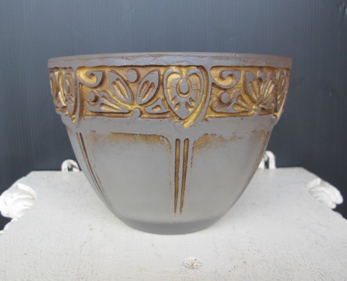 Daum Cup Deeply Etched. Gilded Rim And Decorations-photo-2