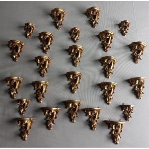 24 Giltwood Wall Brackets